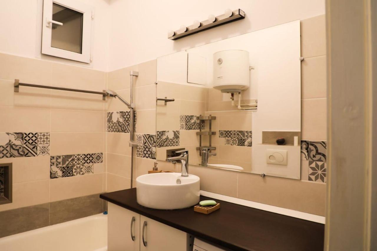 Apartament, Ultracentral, zona Piata Universitatii Bucarest Esterno foto